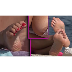 BEACH FEET CANDIDS | PART 139 | 2 WOMEN TOES_SCRUNCH_SPREAD_BACK SOLES_POSE_CROSS ANKLES TITS (oOPS) PUSSY FACE CLOSE UPS