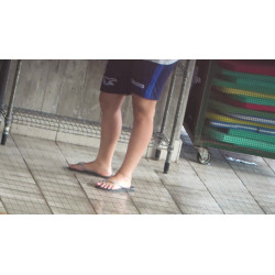 FREE PREVIEW | AT POOL 04 FEET CANDIDS
